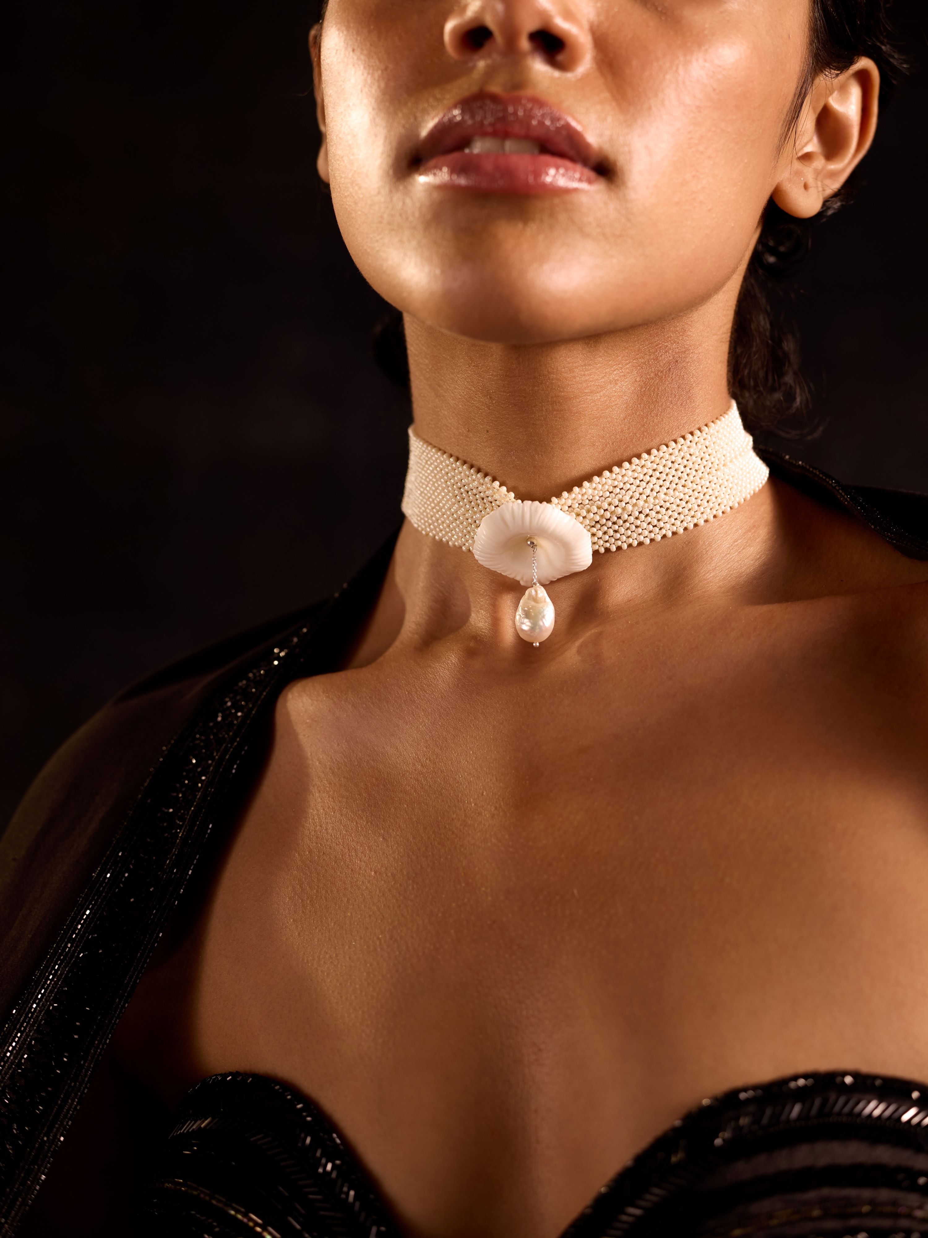 Neelpushpi Choker | White